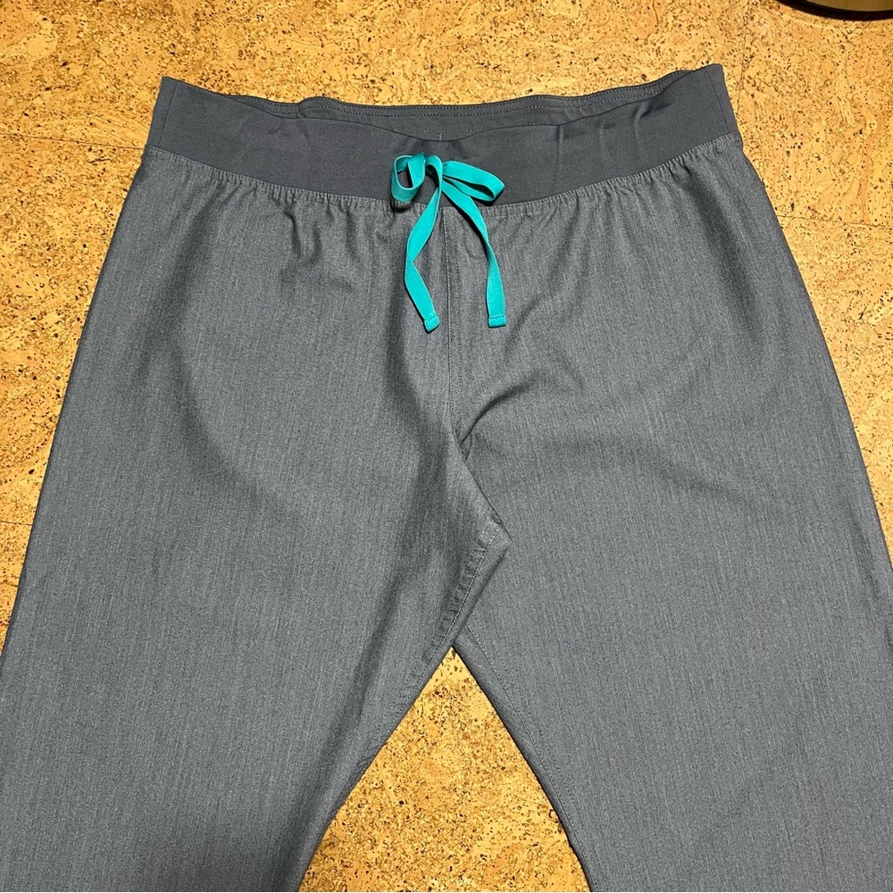 Figs Technical Collection Livingston Basic Scrub … - image 7